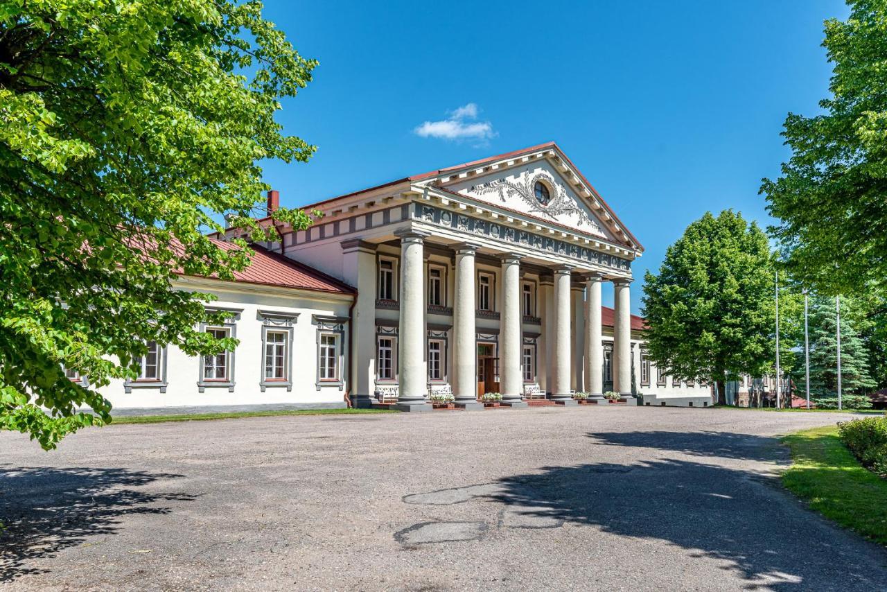 Taujenu Dvaro Sveciu Namai Towiany Exteriör bild