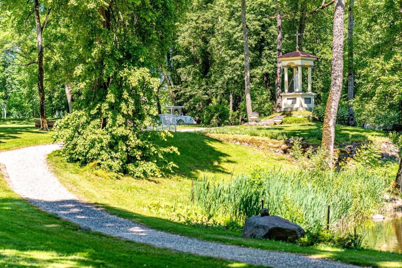 Taujenu Dvaro Sveciu Namai Towiany Exteriör bild