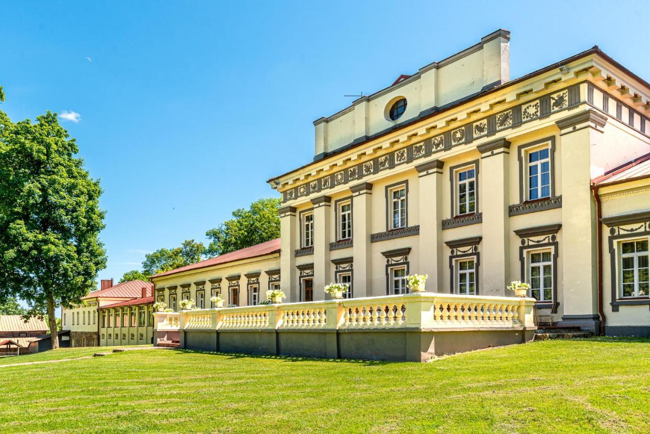 Taujenu Dvaro Sveciu Namai Towiany Exteriör bild